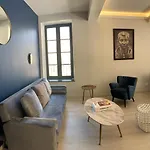La Terrasse De La Tour Pinte. *