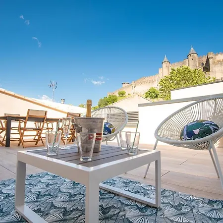 La Terrasse De La Tour Pinte. *