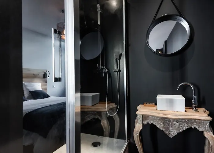 La Terrasse De La Tour Pinte.